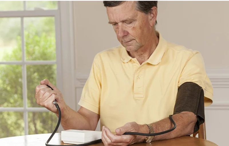 ۶ نکته‌ی مهم درباره‌ی اندازه‌گیری فشار خون در خانه