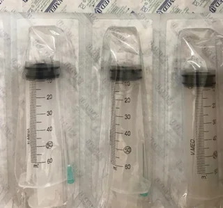 سرنگ ۵۰ سی سی سه تکه لوئر اسلیپ ورید V-MED