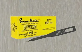 تیغ جراحی سوآن مورتون (Swann Morton) مدل SP90